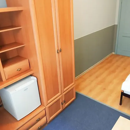 Tiu Khreshchatik Hostel *